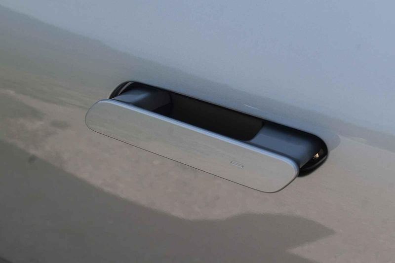 BMW iX3 je rozhodně dostatečně velký rodinný elektromobil.