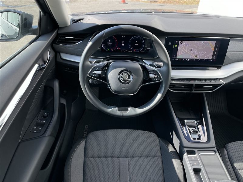 Škoda Octavia 2,0 TDI DSG Style Plus LED+ACC - fotka 7 z 24