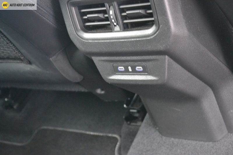 Renault Austral ICONIC MHEV 160 AUTO - fotka 17 z 60