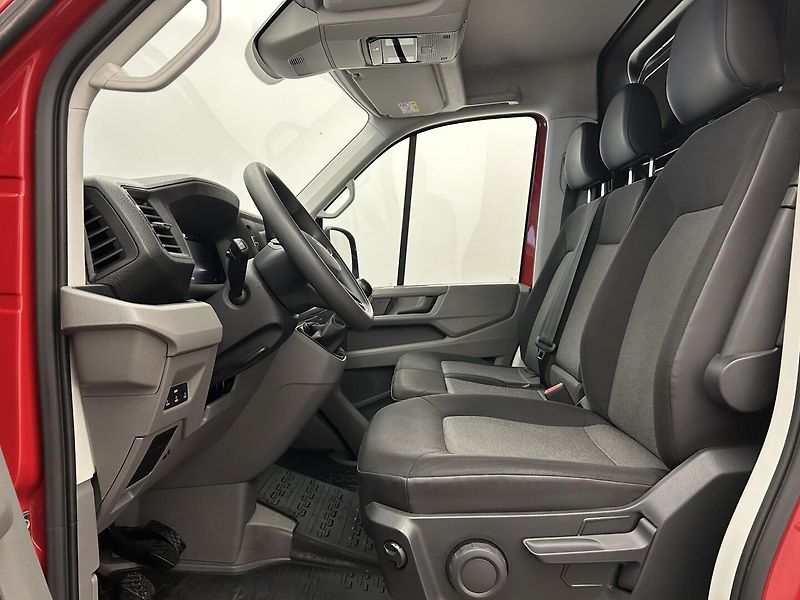 Volkswagen Crafter 2.0 TDI L3H2 - fotka 23 z 25