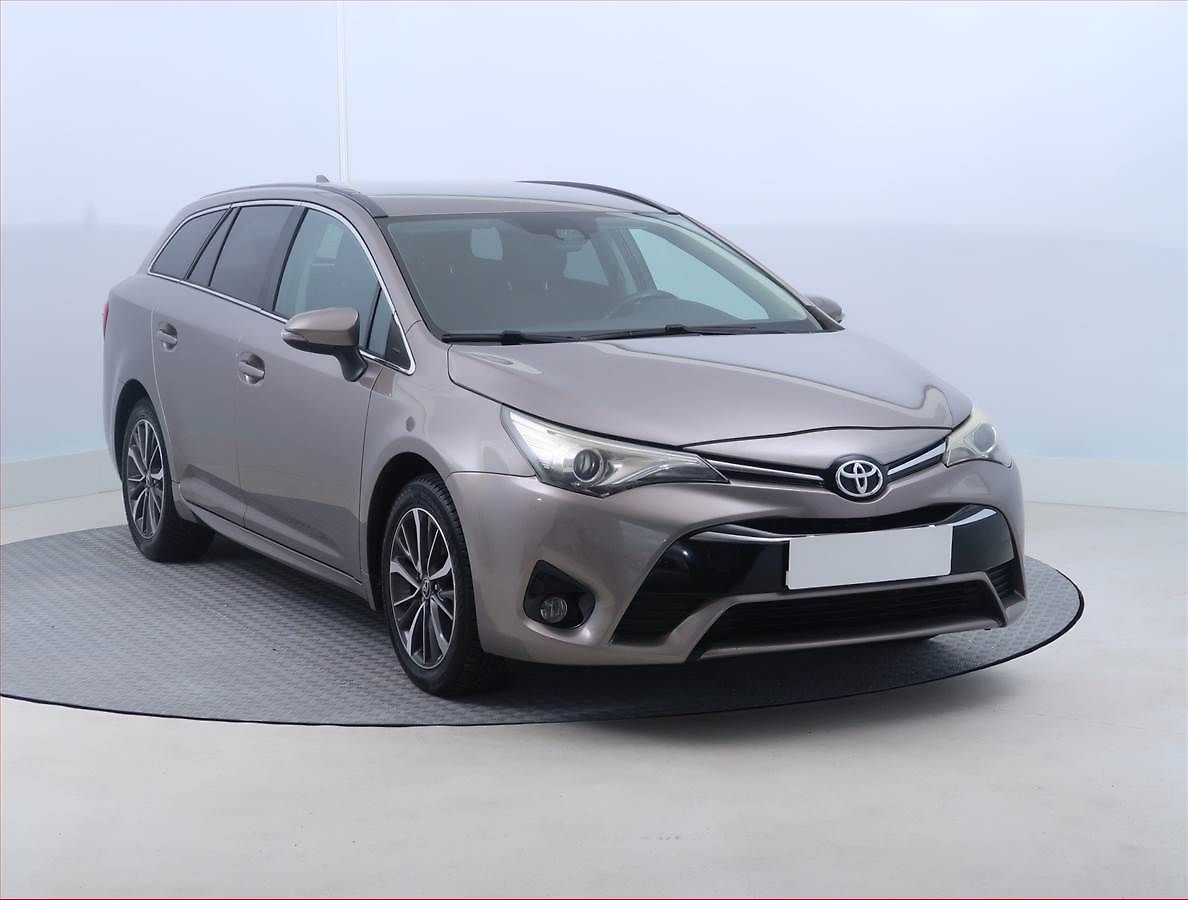 Toyota Avensis 1.6 D-4D, Tempomat