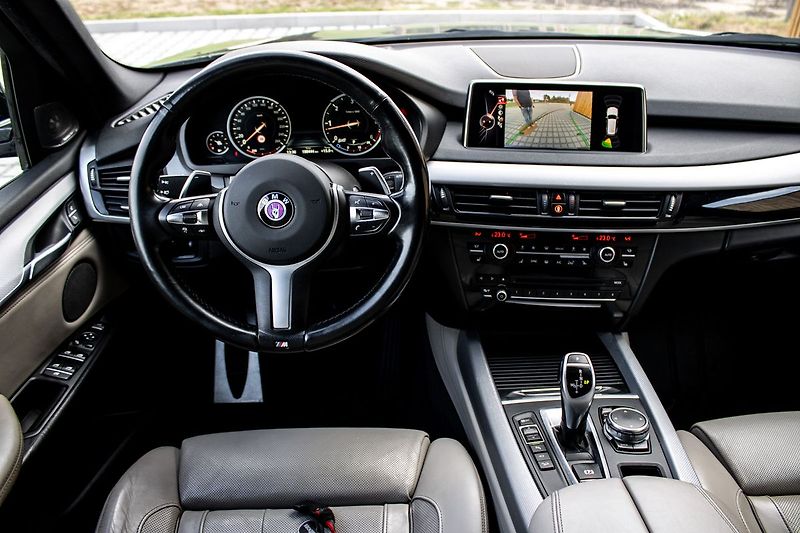 BMW X5 - fotka 16 z 51