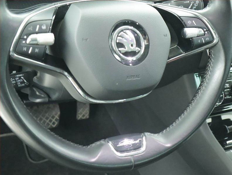 Škoda Superb (2021) Laurin&Klement 2.0 TDI - fotka 17 z 22