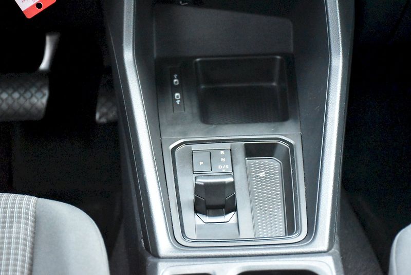 Volkswagen Caddy (2022) California 2.0 TDI 90kW DSG - fotka 19 z 26