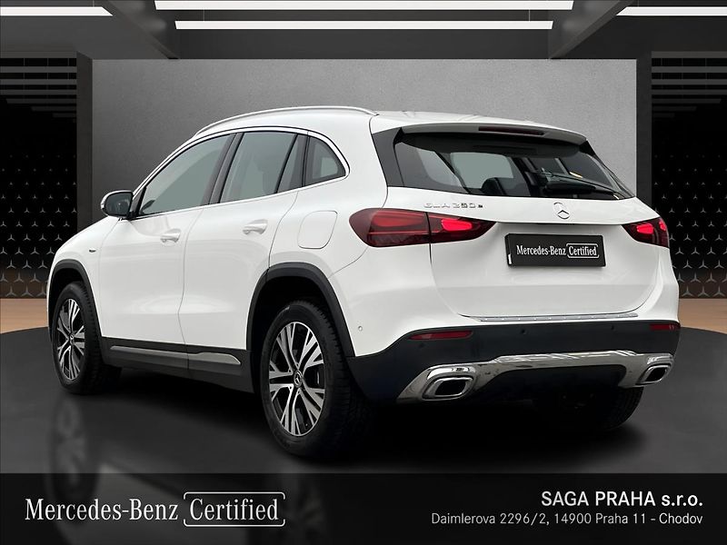 Mercedes-Benz GLA 250e s hybridní technologií EQ - fotka 3 z 21