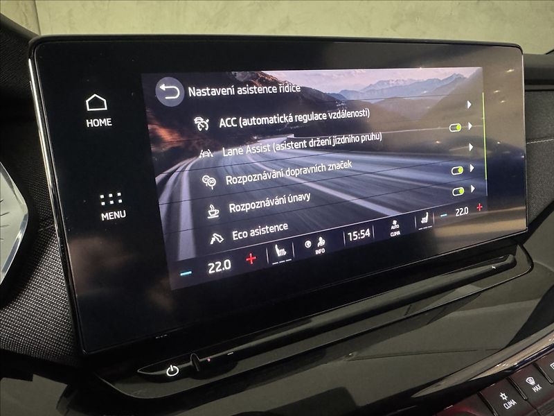 Škoda Octavia 2,0 TDi  Sportline Virtual LED - fotka 31 z 49