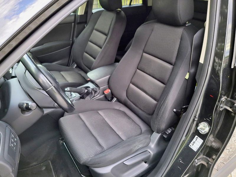 Mazda CX-5 2.0 benzin Rezervace - fotka 37 z 48