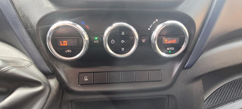 Iveco Daily (2019) 2,3TDi 100kW Diesel Automatik  - fotka 21 z 30