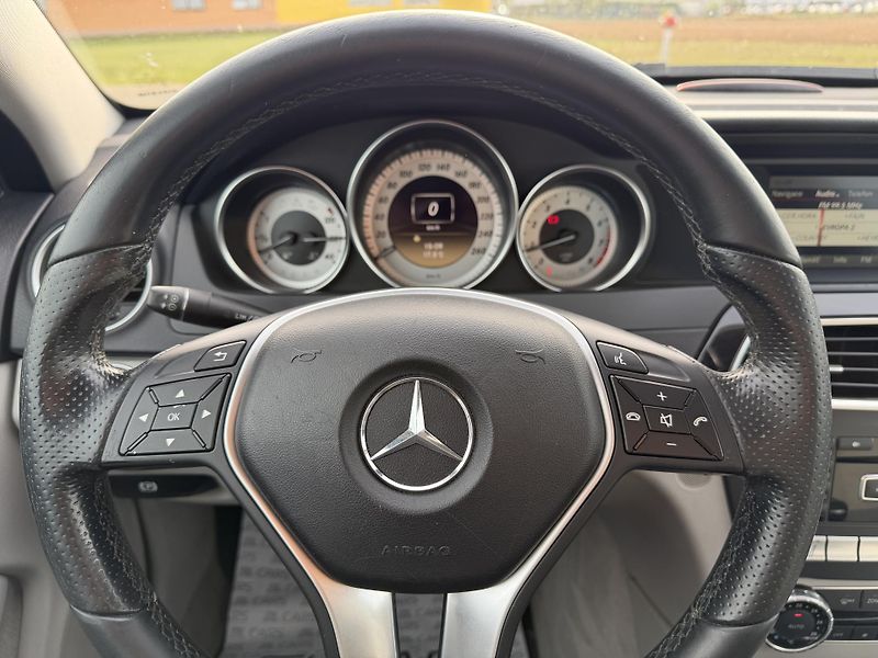 Mercedes-Benz Třídy C 180 CGI NAVI MANUAL SERVISKA - fotka 16 z 48