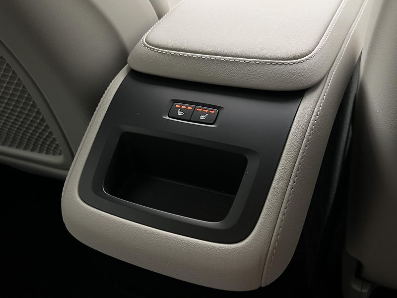 Volvo XC90 (2026) B5 AWD BRIGHT PLUS - fotka 45 z 45