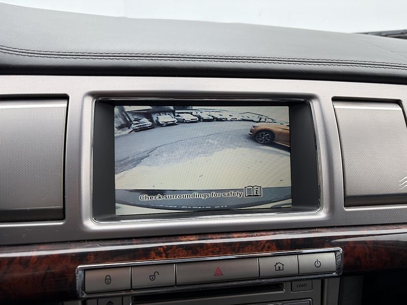 Jaguar XF (2010) 3.0 V6D - fotka 19 z 28