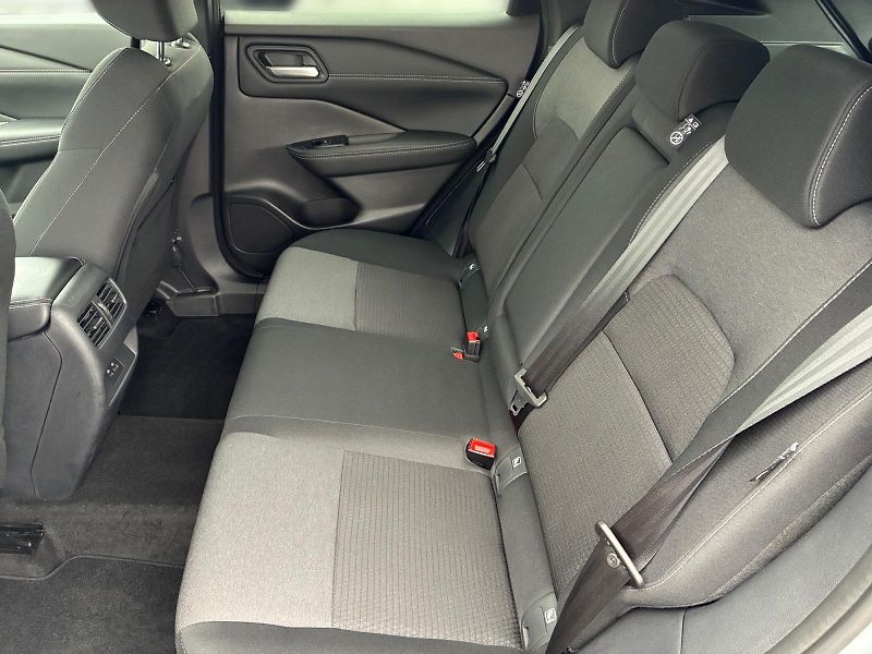 Nissan Qashqai (2024) N-CONNECTA 1.3MHEV 116kW CZ - fotka 8 z 11
