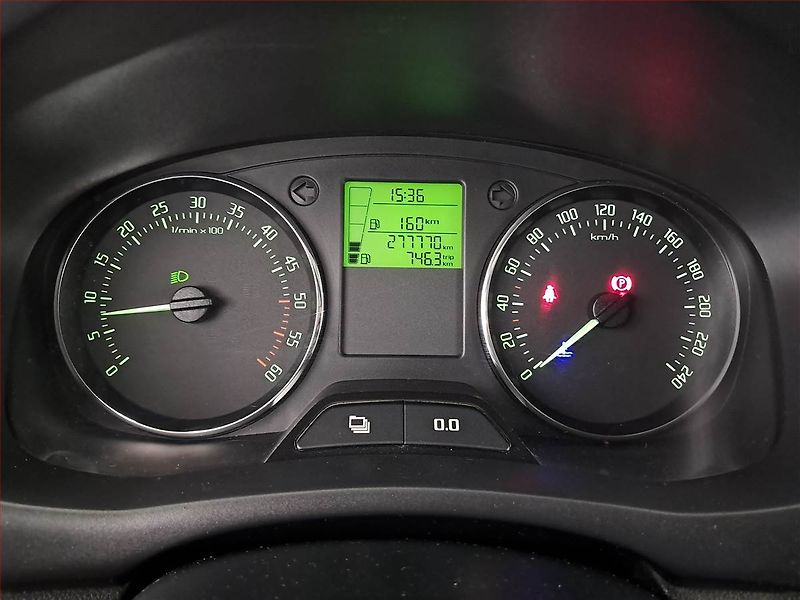 Škoda Fabia (2012) 1.6 TDI, Tažné, CZ doklady - fotka 11 z 16