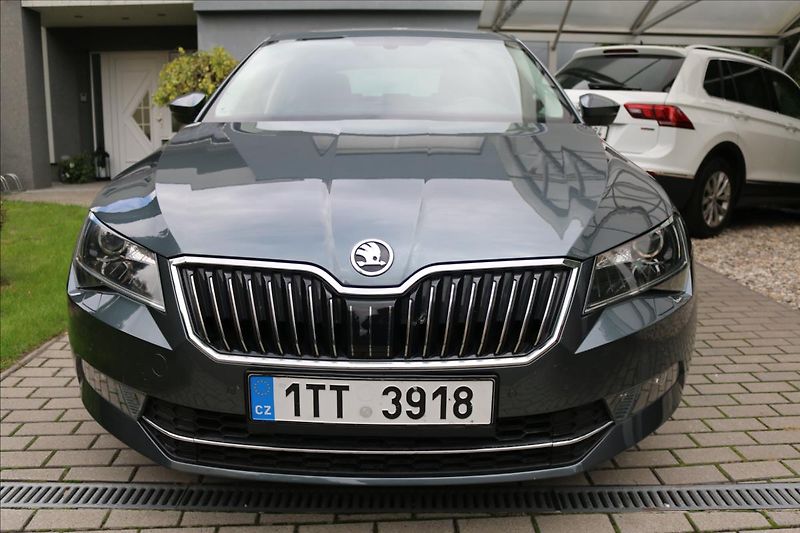 Škoda Superb 2,0 110Kw, ČR, Tažné - fotka 2 z 47