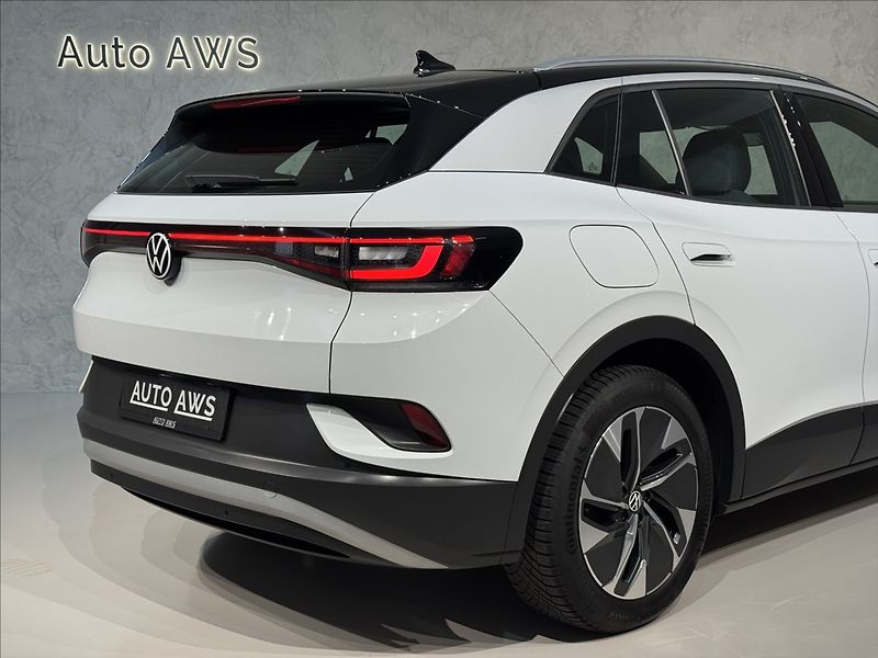 Volkswagen ID.4 125kW Pure LED PDC ACC - fotka 12 z 46