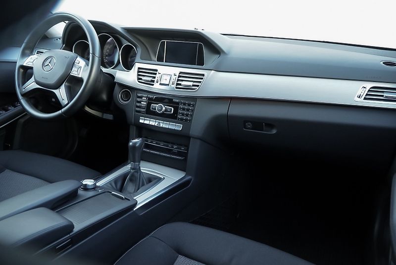 Mercedes-Benz Třídy E 200 cdi EXECUTIVE - fotka 18 z 30