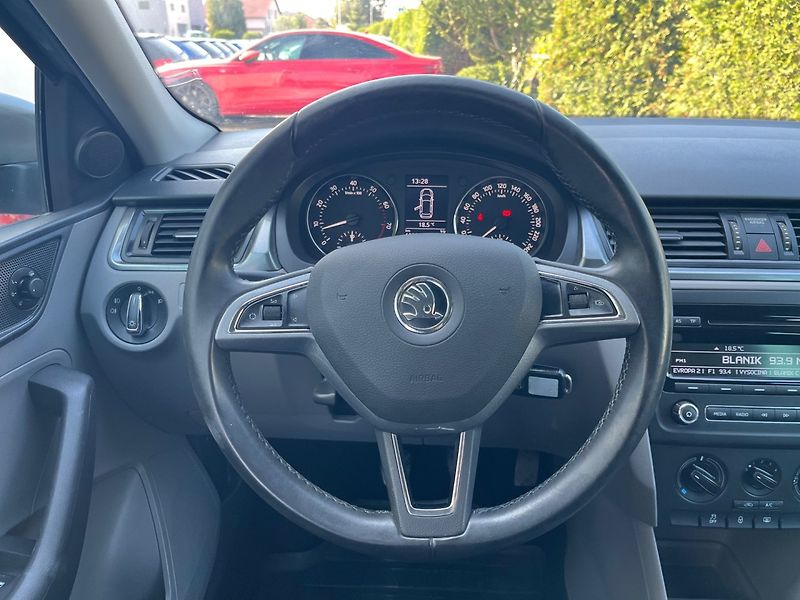 Škoda Rapid (2015) 1.2 TSi Top - fotka 9 z 20
