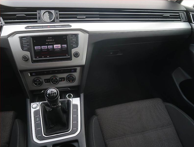 Volkswagen Passat (2015) Comfortline 1.6 TDI - fotka 8 z 24
