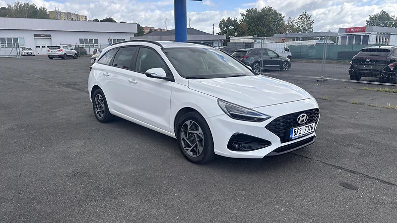 Hyundai i30 (2025) 1,5I MT FAMILY - fotka 2 z 10