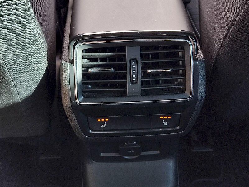 Škoda Karoq (2019) Style 1,6 Tdi 85 Kw - fotka 24 z 34