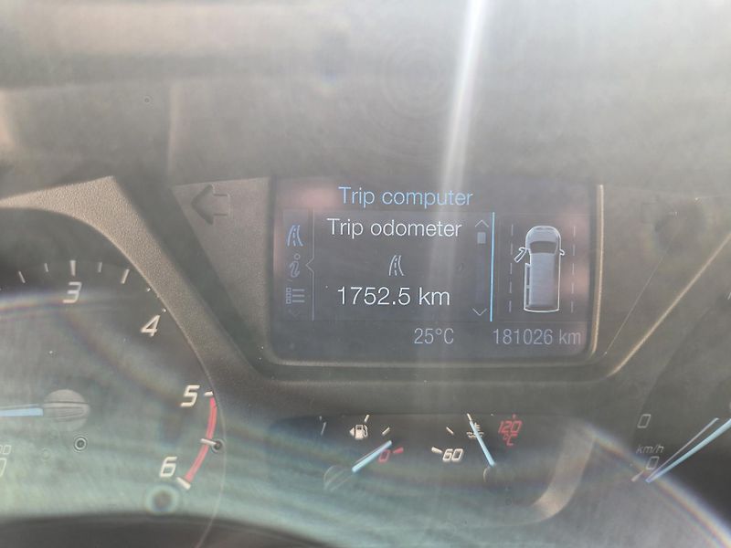 Ford Transit Custom 2.2 TDCi 114kW  5míst  - fotka 49 z 54