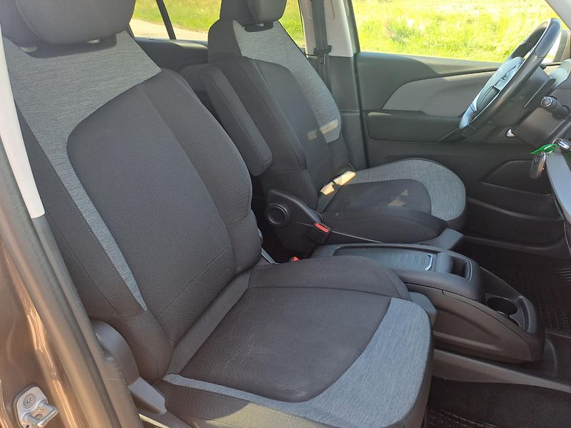 Citroën Grand C4 Picasso 1.6 HDi AUTOMAT, 7 MÍST - fotka 15 z 41
