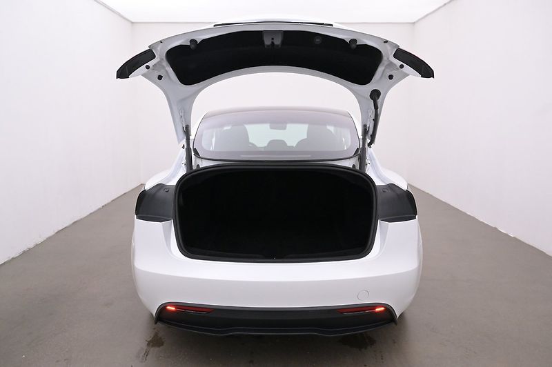 Tesla Model 3 Long Range AWD SoH 93% - fotka 23 z 26