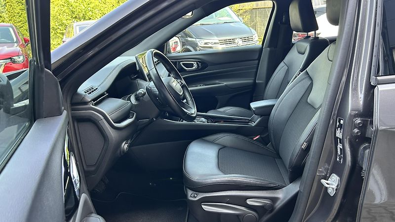 Jeep Compass 1.3T 150k 80.Annivesary - fotka 9 z 13