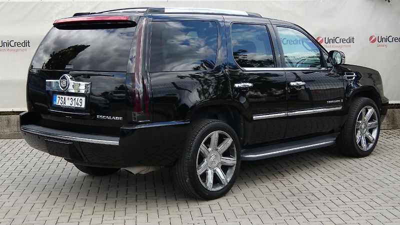 Cadillac Escalade 6,2 V8 301kW - fotka 3 z 23