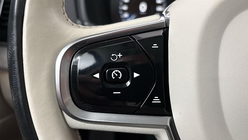 Volvo XC90 2.0 B5 AUT AWD Inscription - fotka 14 z 33