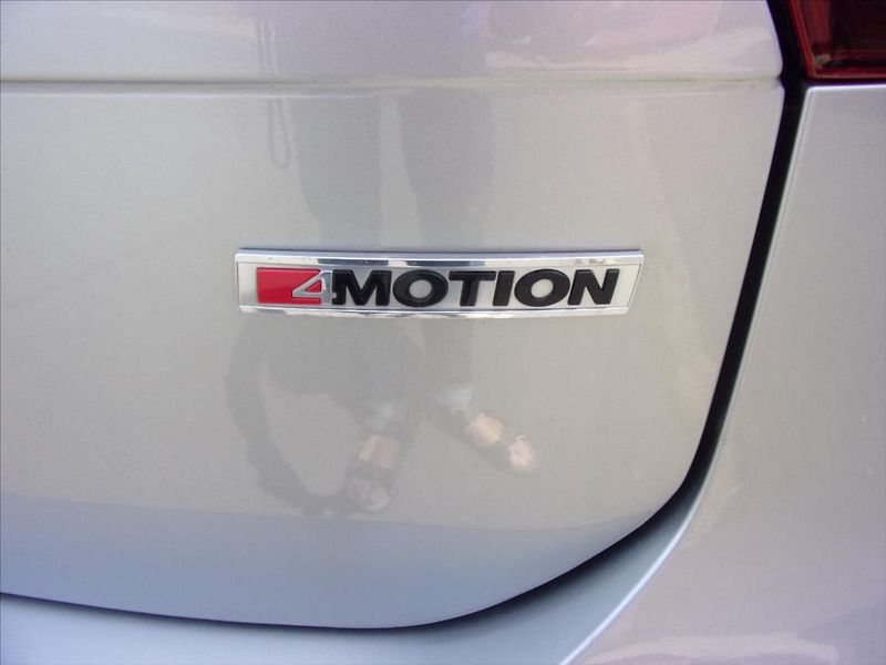 Volkswagen Tiguan 2,0 TSI R-Line 4Motion DSG - fotka 29 z 30