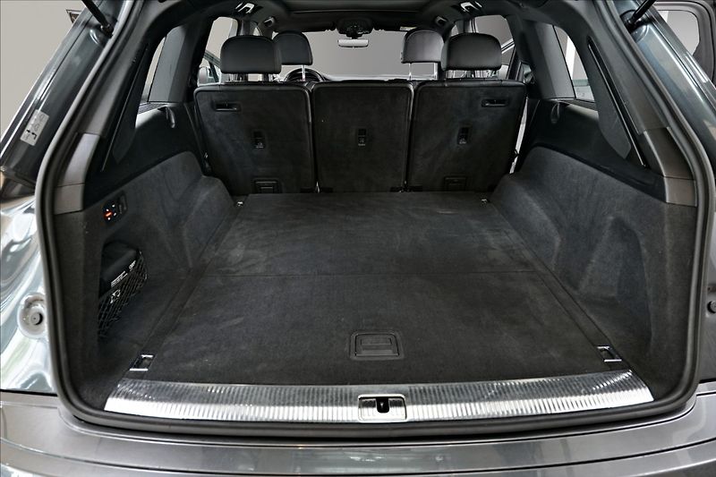 Audi SQ7 4x4 / MATRIX / PANO/VZDUCH - fotka 23 z 25