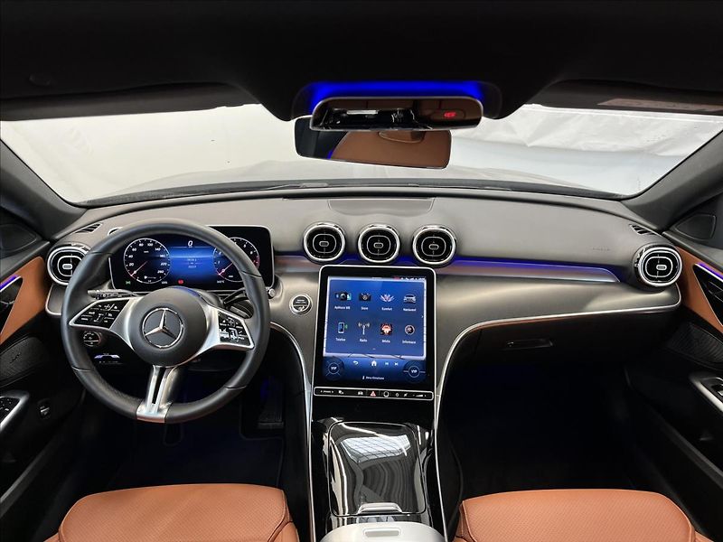 Mercedes-Benz Třídy C 300 4MATIC kombi - fotka 13 z 22