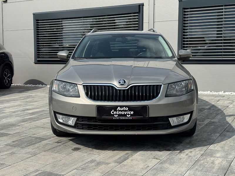 Škoda Octavia (2015) Ambition 1.6 TDI 81kW - fotka 2 z 29