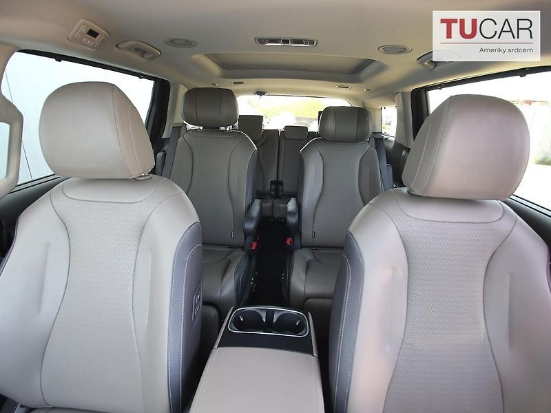 Kia Carnival (2024) 2.2 Diesel Automat 7 míst  - fotka 31 z 42