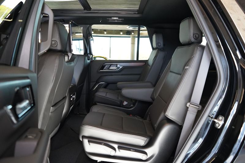 GMC Yukon (2026) Denali 6.2 V8 - fotka 24 z 59