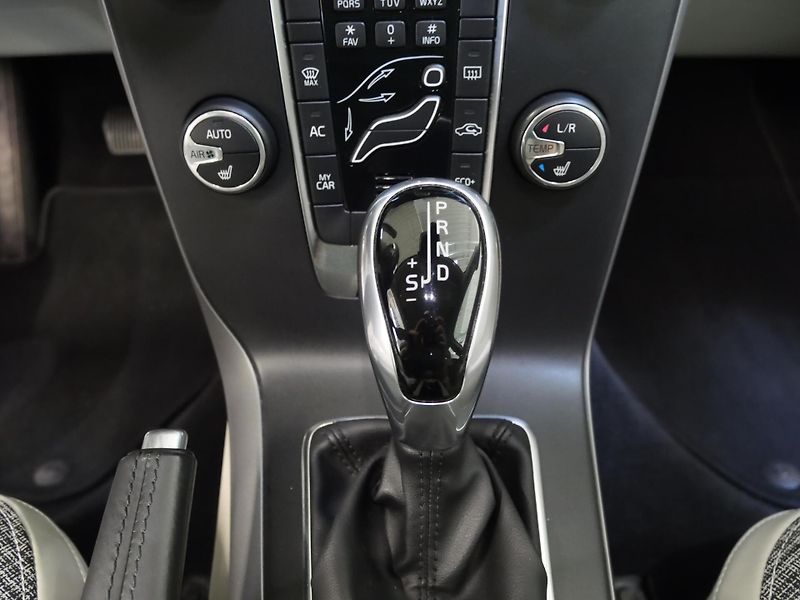 Volvo V40 - fotka 24 z 27