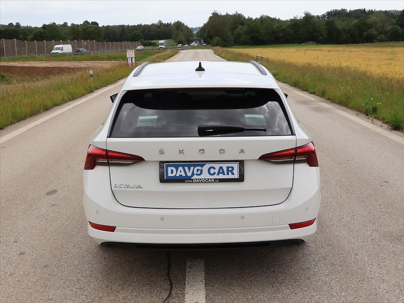 Škoda Octavia 2,0 TDI 85kW Ambition CZ - fotka 6 z 32