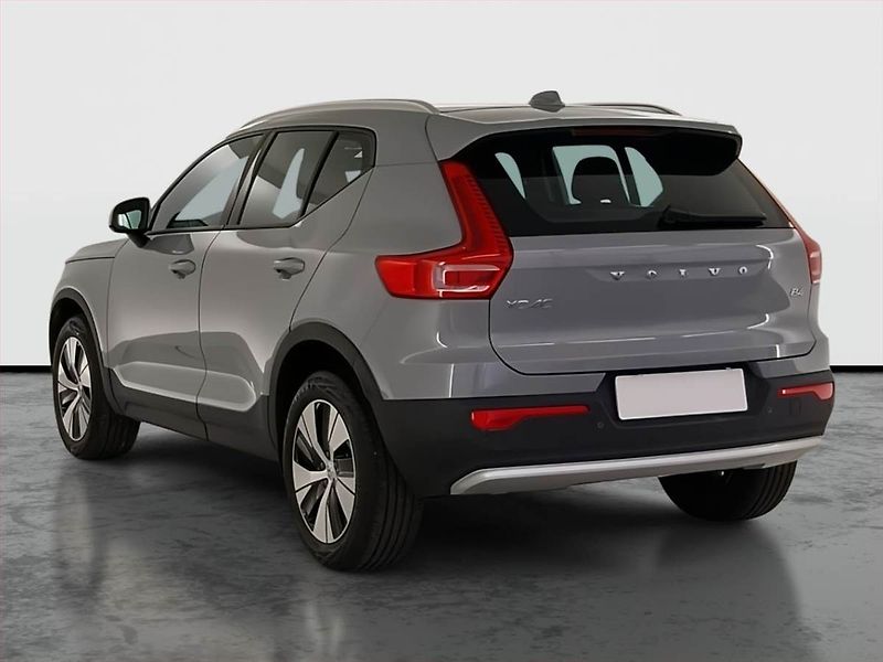 Volvo XC40 (2024) B4 - fotka 4 z 24