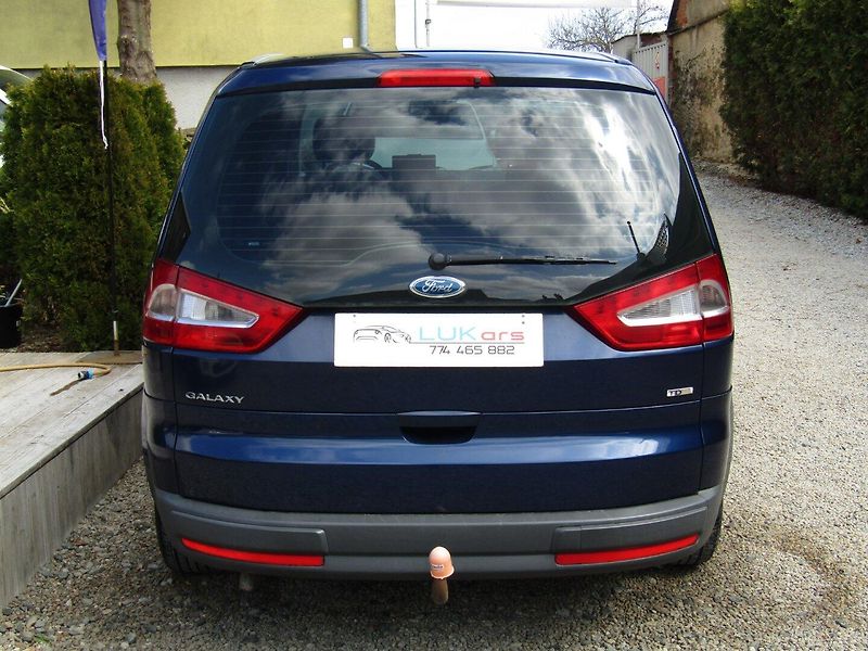 Ford Galaxy (2007) 2.0 TDCi 96kW - fotka 12 z 34