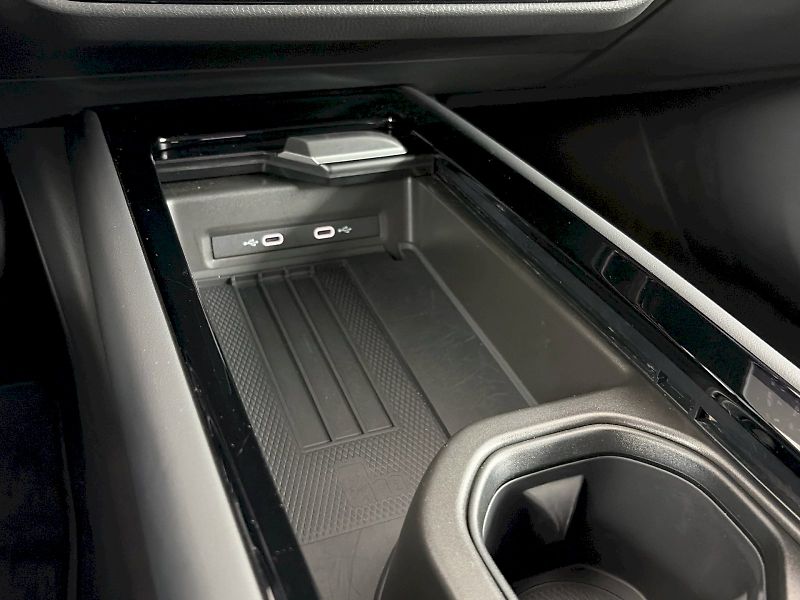 Volkswagen ID.7 Tourer (2025) GTX 250kW 4Motion, 91kWh - fotka 31 z 40