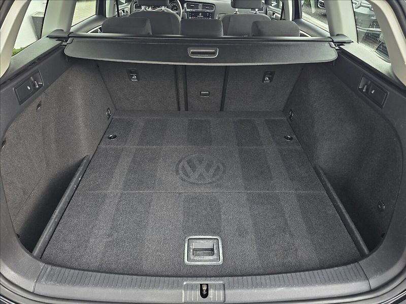Volkswagen Golf VII 1,5TSi DSG Comfortline - fotka 26 z 43