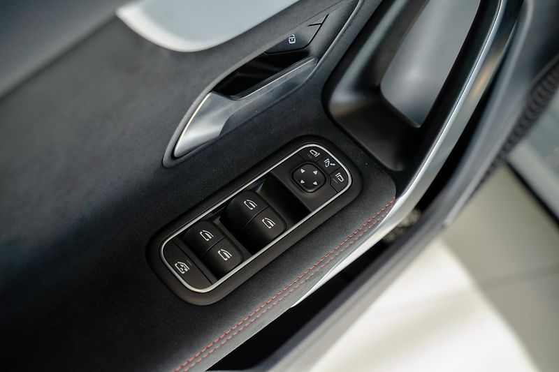 Mercedes-Benz Třídy A (2026) A 35 AMG 4M/AERO/PANO/LED/TOP - fotka 9 z 22