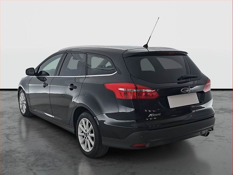 Ford Focus (2016) 2.0 TDCi, ČR,1.maj, Xenony - fotka 4 z 22
