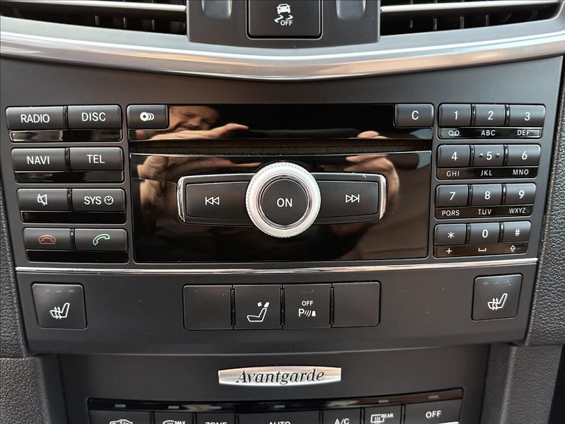 Mercedes-Benz Třídy E 2,2 250CDi AVG,Xenon,Šíbr,Kůže - fotka 14 z 39