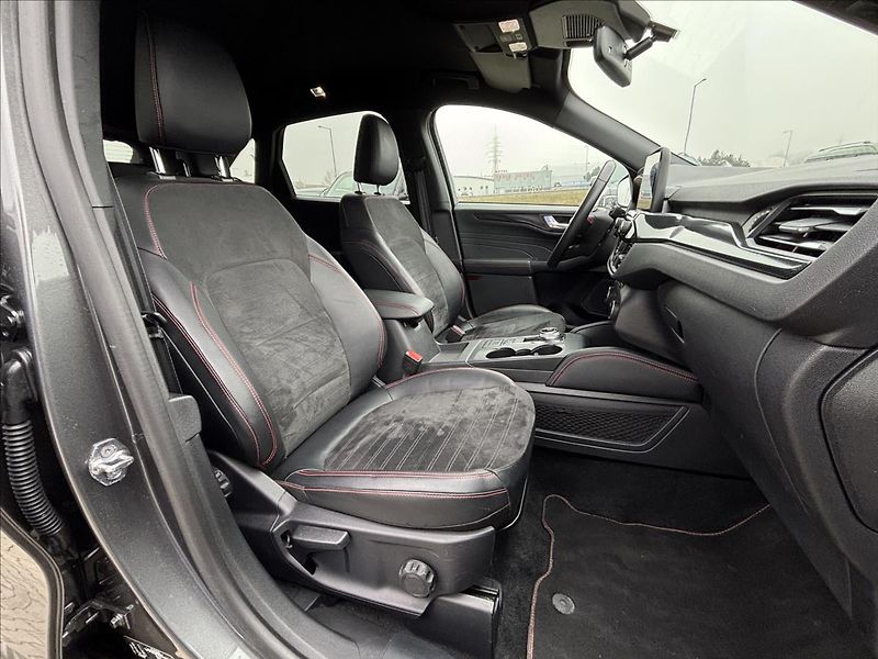 Ford Kuga 2,5 HEV ST-Line X AUT - fotka 19 z 33