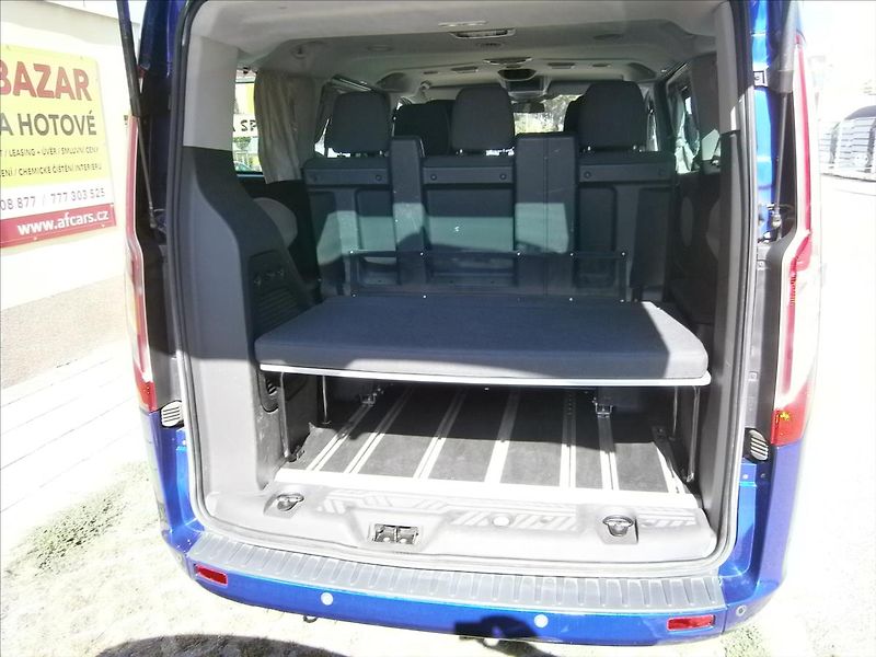 Ford Tourneo Custom 2,2 TDCI EUROLINE 114 KW - fotka 7 z 27