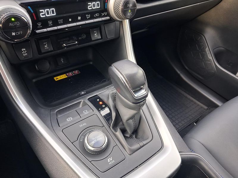 Toyota RAV4 2.5 HSD e-CVT AWD Selection - fotka 18 z 23