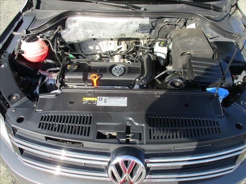 Volkswagen Tiguan 1,4 TSi, aut klima,serv.kn. - fotka 25 z 38