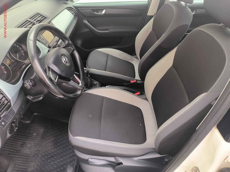 Škoda Fabia (2015) 1.2 TSi, 1.maj,ČR, Ambition - fotka 9 z 17